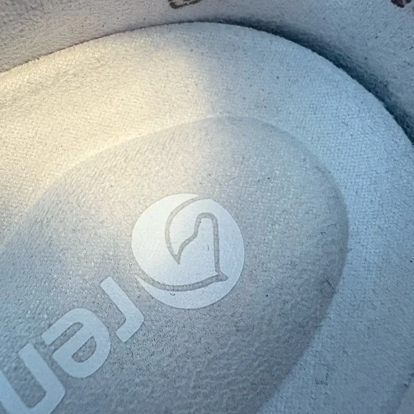 Remonte Fuchsia Loafers with Silver Chain - Picture 6 of 6